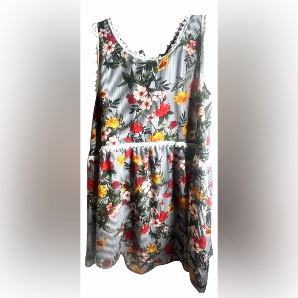 SIGNATURE STUDIO chic Floral Striped Blouse